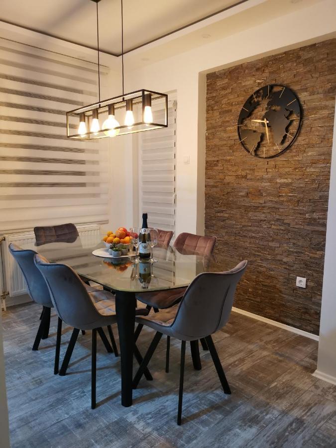 White House Ns Apartment โนวีซาด ภายนอก รูปภาพ